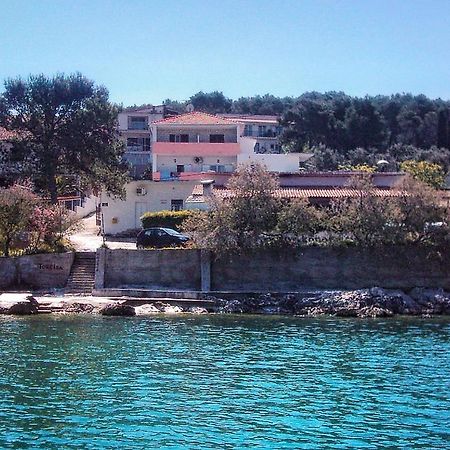 Apartments By The Sea Arbanija, Ciovo - 1085 Trogir Exterior foto