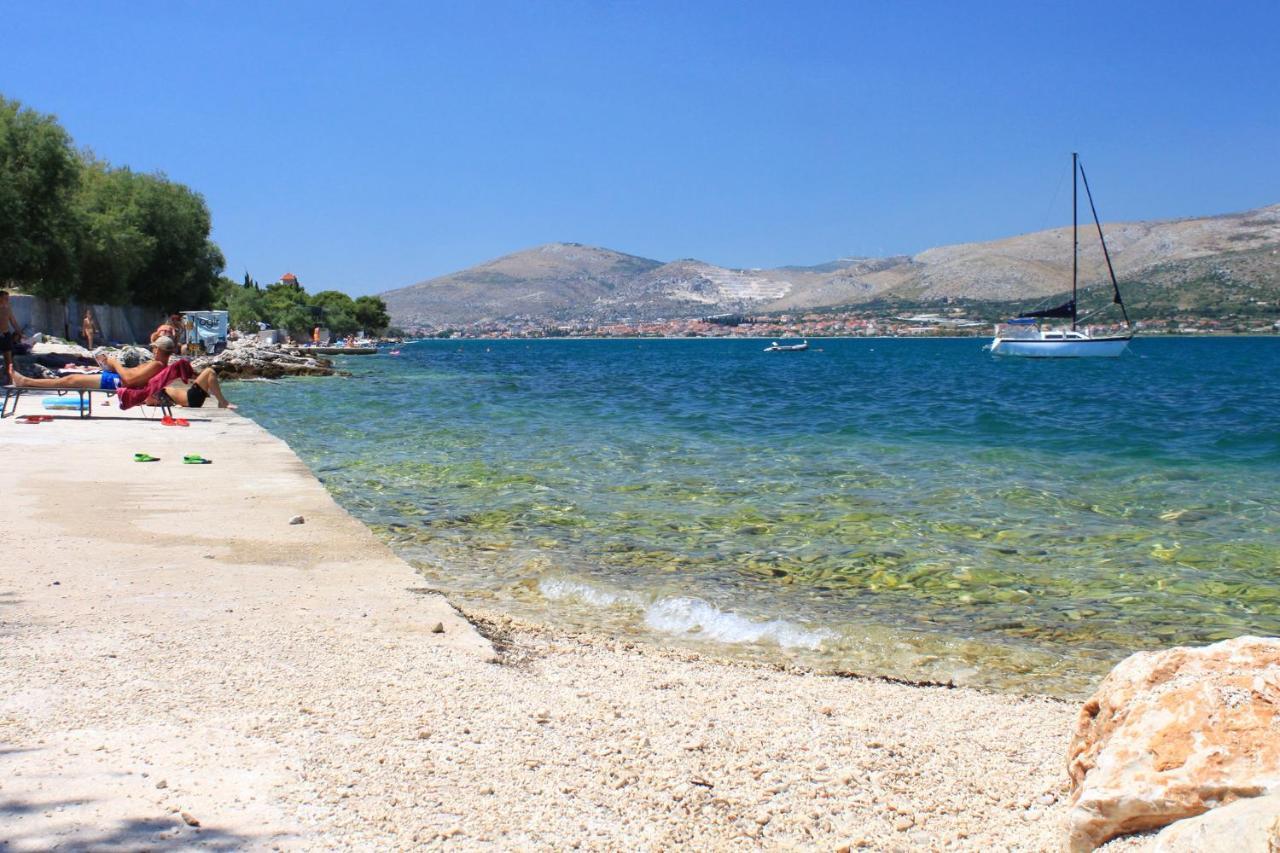 Apartments By The Sea Arbanija, Ciovo - 1085 Trogir Exterior foto