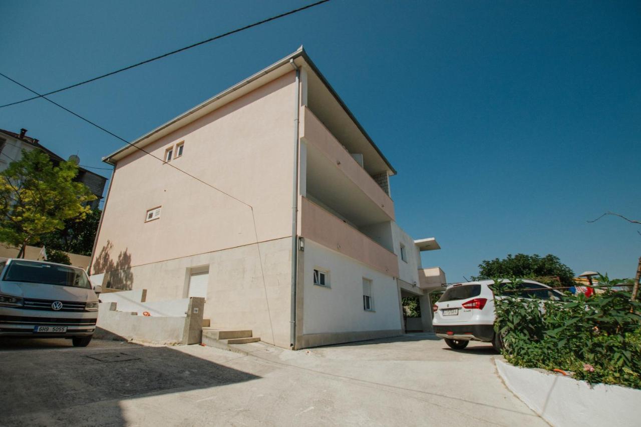 Apartments By The Sea Arbanija, Ciovo - 1085 Trogir Exterior foto