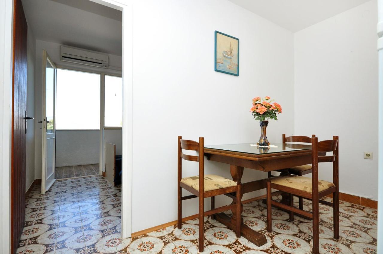 Apartments By The Sea Arbanija, Ciovo - 1085 Trogir Exterior foto